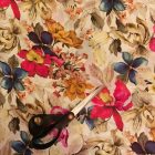 Mintás muszlin fehér, szürke, kék, fukszia, keki virágos 123 - 124 cm