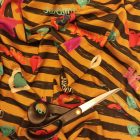 Vastag kötött csíkos 140 cm