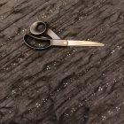 Madeira hosszában gyűrt fekete 125 - 128 cm széles