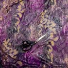 Mintás alkalmi muszlin lila / ezüst / kávé / fekete 130 cm széles