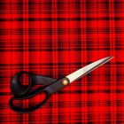 Mintás pamut vászon piros / fekete 156 - 158 cm széles